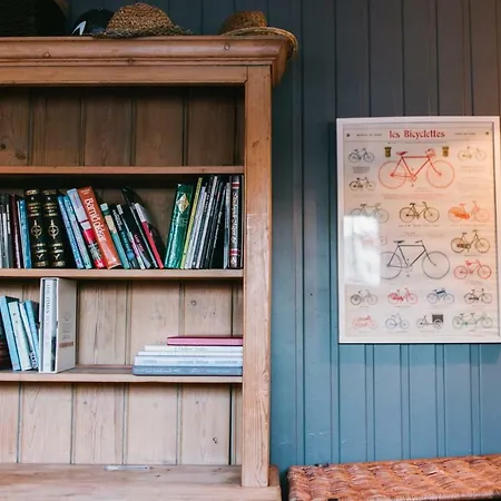 The Old Bicycle Shop 3*